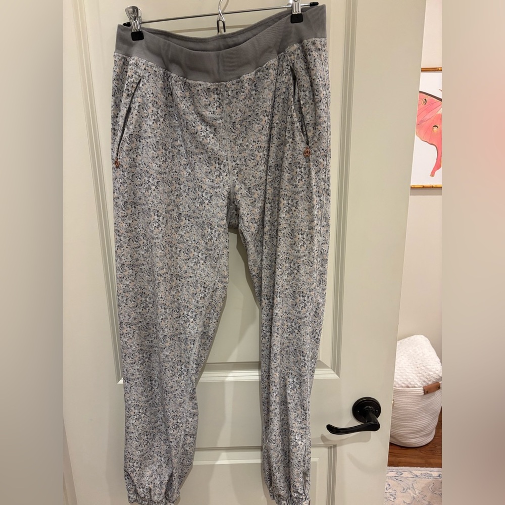 lululemon athletica Gray Floral Print Track Joggers